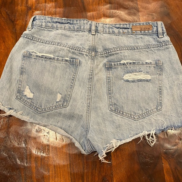 Garage Jean Shorts Distressed Size 9 - Picture 4 of 7
